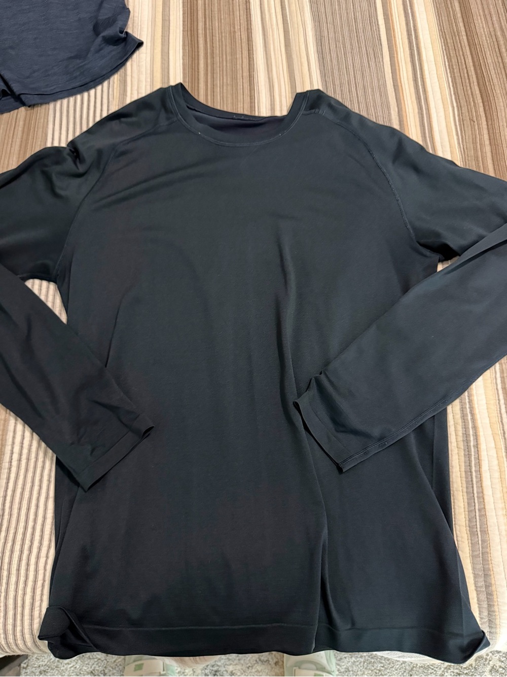 lululemon athletica Men's Black Long-Sleeve Crew